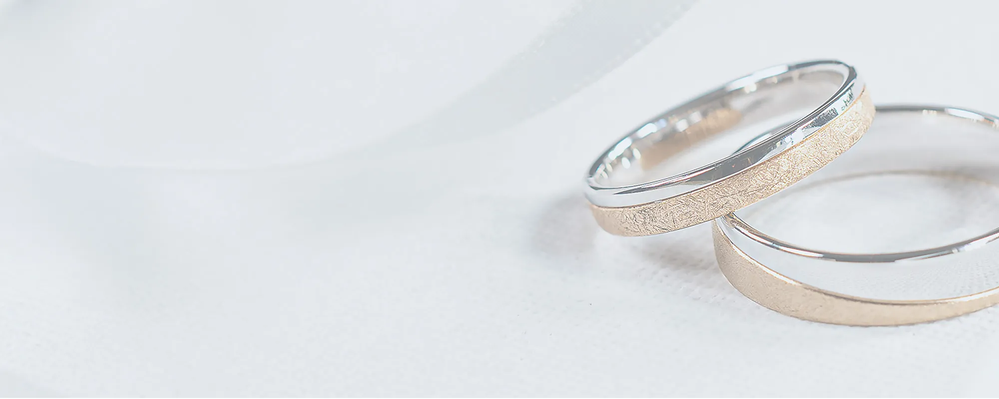 A magnifying-glass, to search better for fine jewelry store near Springerville